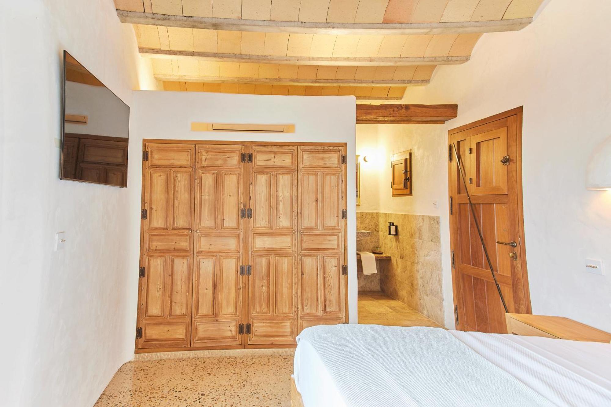 Hotel Equilicua *