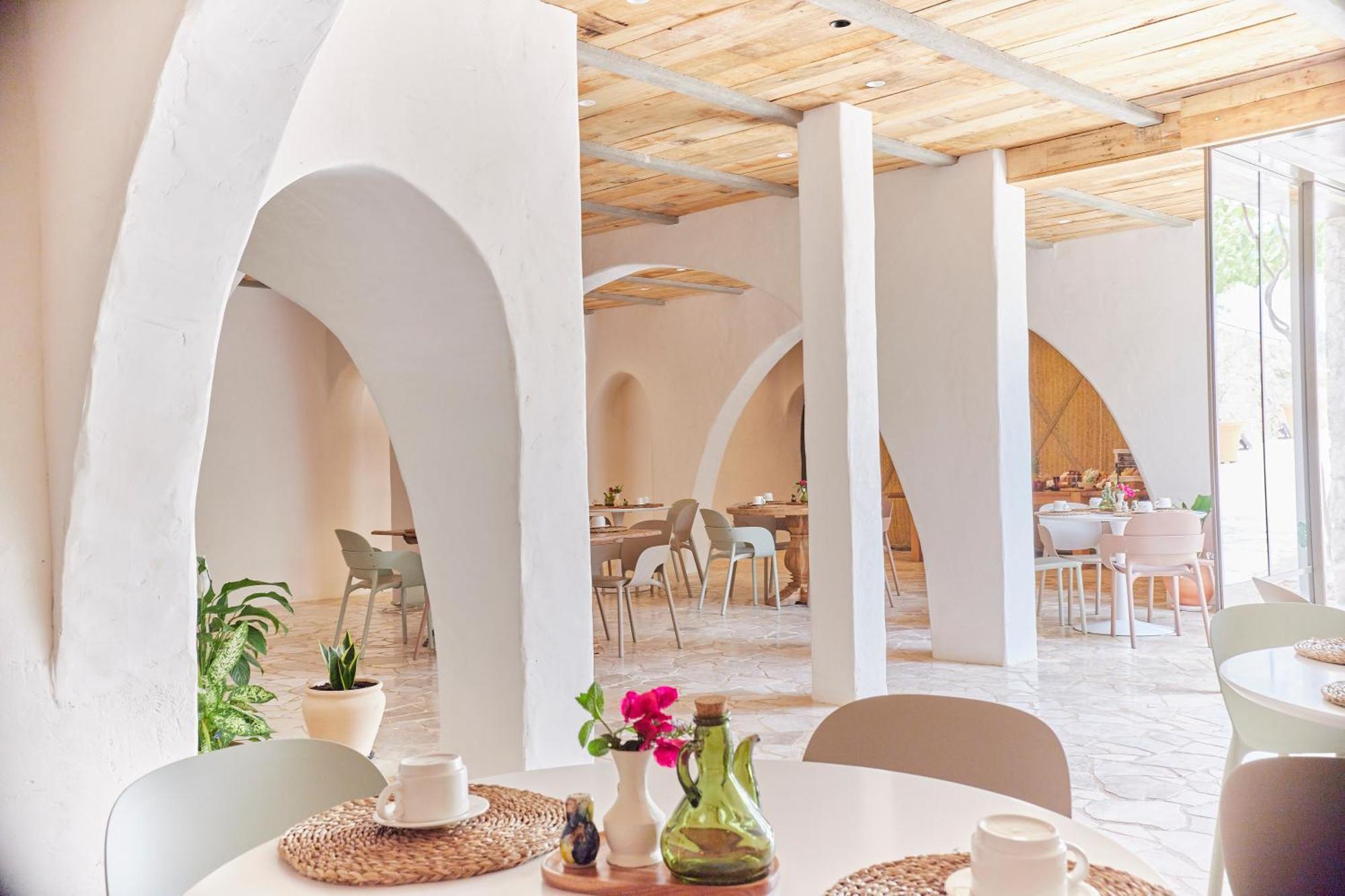 Hotel Equilicua Agua Amarga (Almeria)